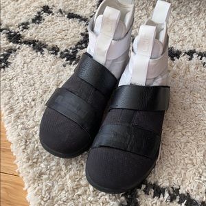 LeBron Soldier 10 Pinnacle 'White Black'